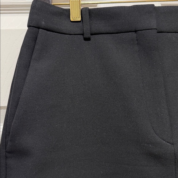 Babaton - Picture 2 of 4